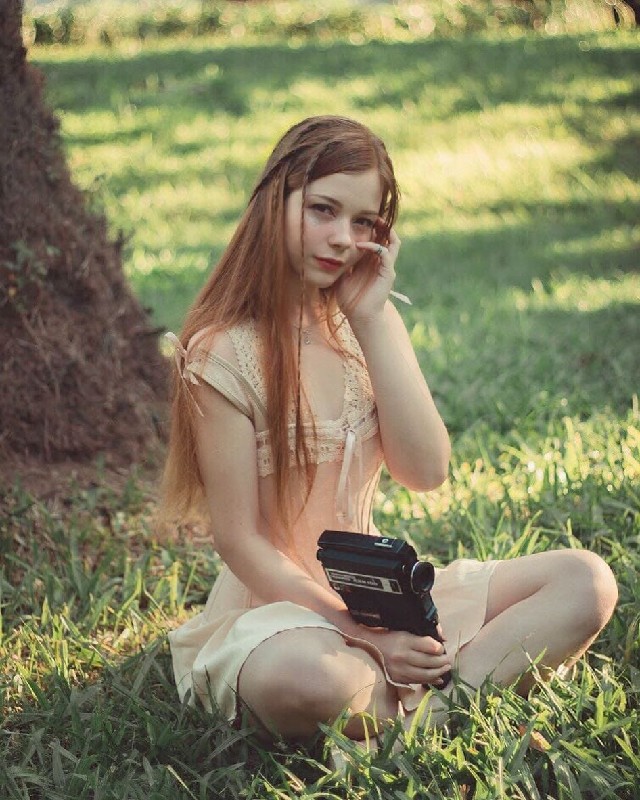 chloe_cr1v's tweet image. Girls Just Wanna Have Sun