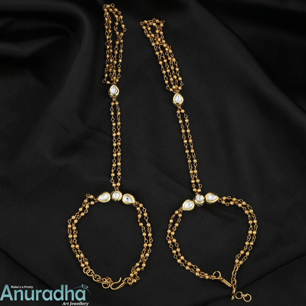 AnuradhaArts's tweet photo. 😍Diamond Studded Golden Finish Haath Phool Bracelet For Women at affordable cost by Anuradha Art Jewellery 😍
🥳Shop Here: https://t.co/H1ynHQk5De
-
-
-
-
#hathphool #goldhathphool #diamondhathphool #haathphool #designerhathphool #artificialjewellery #anuradhaartjewellery https://t.co/pyQnkt8xUH