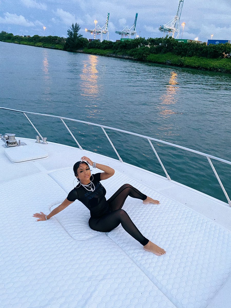 Saweetie's tweet image. mi$$ mamaz.