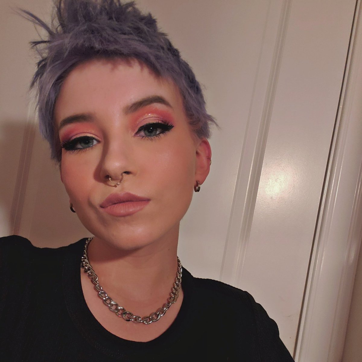 chloe__whatever's tweet photo. Switch up the wig, make her feel like she cheating 👀

(now accepting gf applications)
((I am lonely and obviously bored)) https://t.co/QMqH6aKVoM