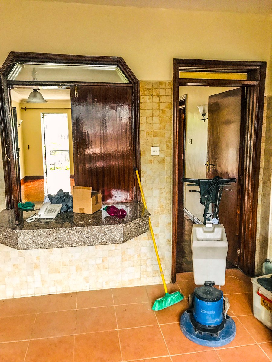 Sparklean_Kleen's tweet image. To keep up with advances in technology, modern-day witches do not use brooms to fly around; rather rotary scrubbing machines.

Morning grind 🧹🧼 🧽 

#SparkleanCleaning
#WeCleanYouShine