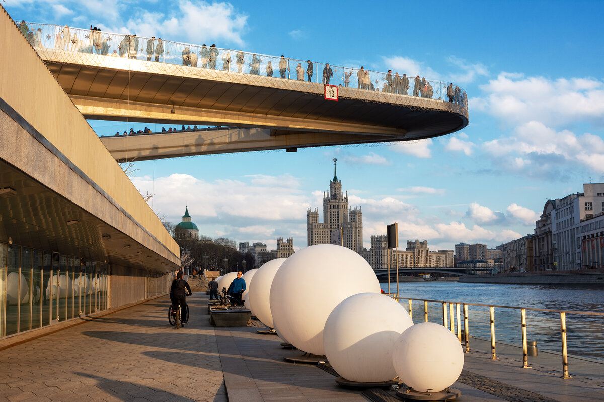 Москва парк зарядье мост