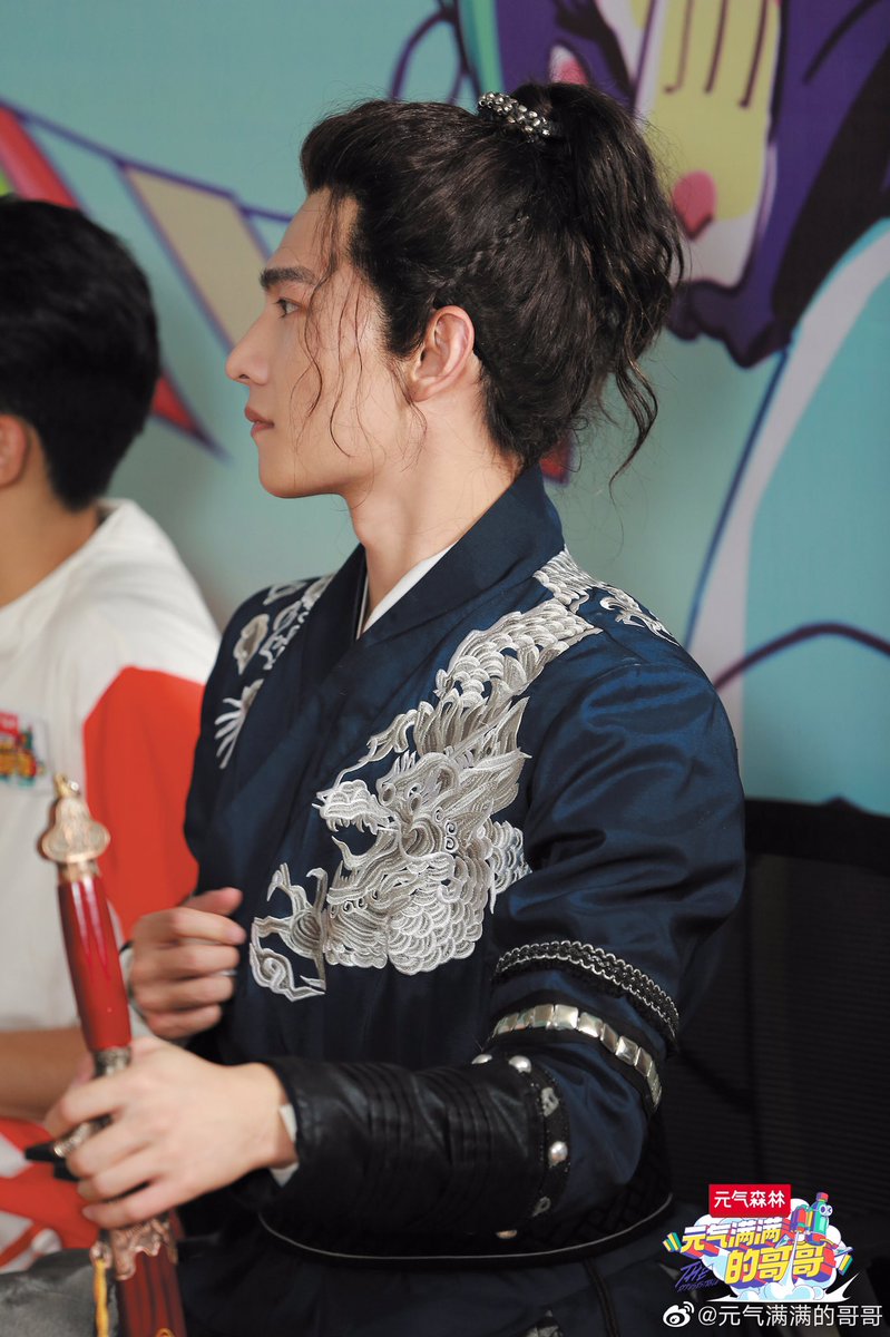 dramapotatoe's tweet photo. #YangYang in historical costume for #TheIrresistible

#元气满满的哥哥 https://t.co/vbm3JlY5OI