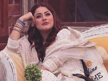 Let's talk about growth, shall we? I agree that no human being is perfect & even though my love for her may compel me to say that "our Sana is perfect" but given that she is a mere human, it won't be 100% accurate. But, who cares about being perfect when she ++ #ShehnaazGill