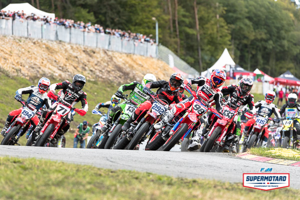 ffmoto's tweet photo. Championnat de France #Supermotard
Villars-sous-Écot-25 (2/2) : Victoire de @laurentfath et #AxelMarieLuce à Villars. https://t.co/aLhbYfbAJ9 https://t.co/GbwHexTNDZ