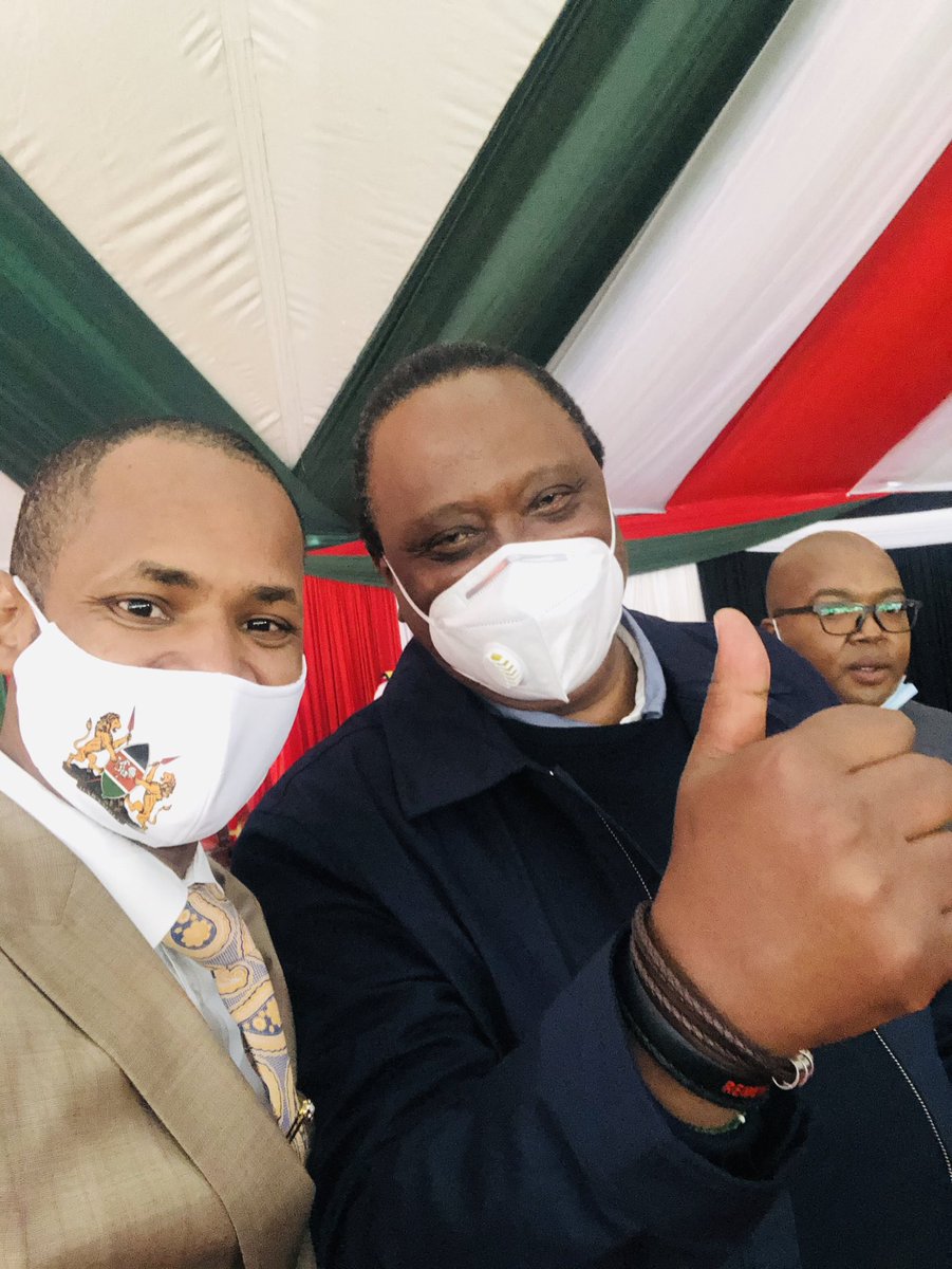 MigunaMiguna's tweet photo. This is a DRUNKEN Despot Uhuru Kenyatta with ODMoron Hooligan Babu Owino AFTER Babu had called Despot Uhuru Kenyatta's mother Ngina UMBWA. We must stop hypocrites and cowards who have elevated the UGLY NGINA into a god. Kenya DOES NOT BELONG to Ngina and her family. #uhurumustgo https://t.co/VgEWRxYxlK