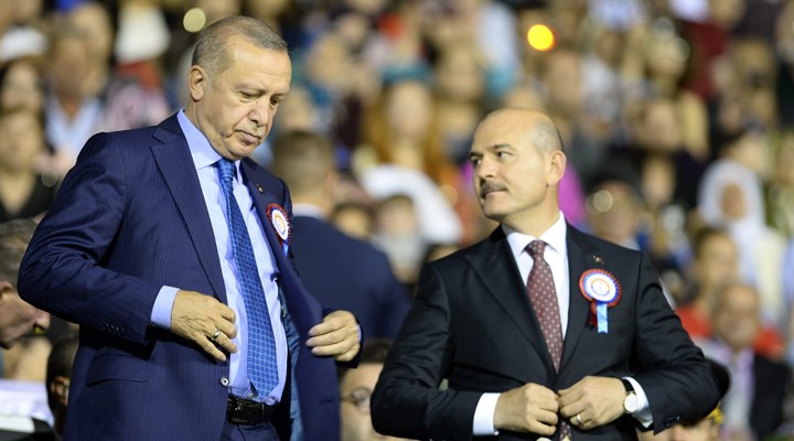 GazeteHouse's tweet photo. GH Haber | İçişleri Bakanı Soylu, Bu Gece Yarısından İtibaren 81 İlde Kafe ve Restoranlarda Müzik Yayınının Yasaklandığını Açıkladı

📰İçişleri Bakanı Süleyman Soylu, koronavirüs ile mücadele kapsamında tarih kitaplarına geçecek yeni bir adımı açıkladı.

🔗https://t.co/9ZZYK7MumW https://t.co/5SwQHUgGbF