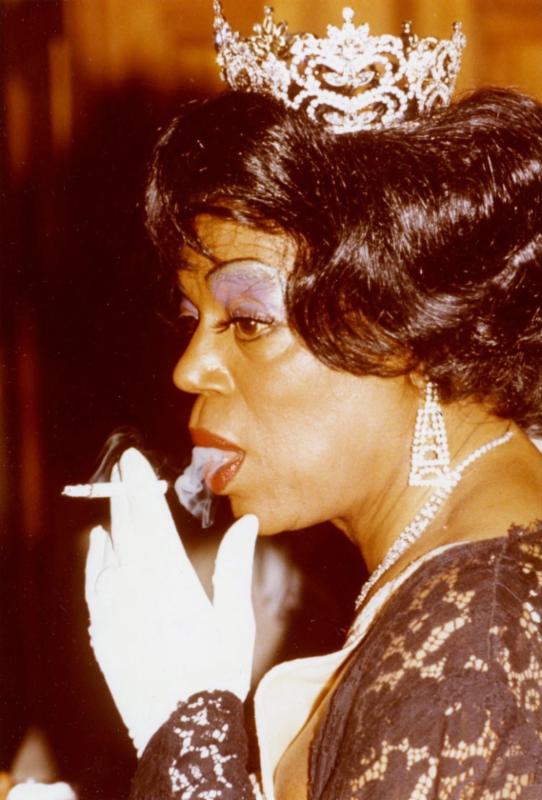 50YearsOfFab's tweet photo. Our co-presenting partner The GLBT Historical Societyβ will launch an online exhibition, "Reigning Queens: The Lost Photos of Roz Joseph,β later this month on Monday, September 21st. π https://t.co/leNwsfHqXm #drag #dragmatters #LGBTQHistory β¨πβ¨ https://t.co/l39rR7NT6o