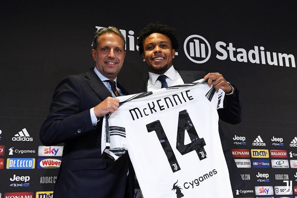 Ismael_39's tweet photo. Con 22 años aterrizó en uno de los mejores clubes del mundo, está siendo dirigido por Andrea Pirlo y compartirá con Cristiano Ronaldo. El primer estadounidense reclutado por el equipo absoluto de la Juventus de Turín. WESTON MCKENNIE. https://t.co/pfJLMTG6XX