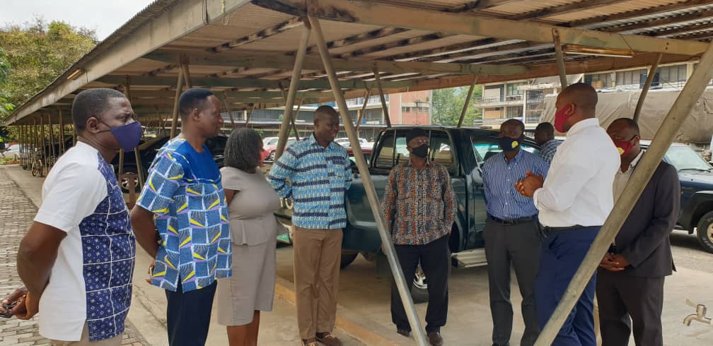 ensignglobalgh's tweet photo. #ECOPH  #ENA and #H2GO have presented a hand wash basin to the GES - Eastern Regional Directorate in Koforidua as part of the team's commitment to extend health promotion and awareness on #covid19  behavioral change through community stakeholders. @EngageNowAfrica https://t.co/SdxtmraHm0