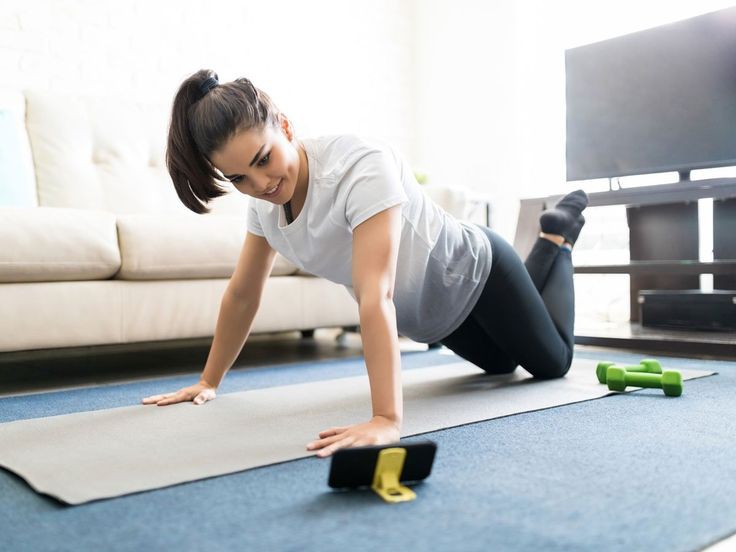 pamera1pati's tweet photo. Hai sobat rebahan! Ada informasi penting nih buat kamu daripada rebahan aja mending kita olahraga simpel yang bisa dilakukan di rumah :
1. Superman atau Superwoman
2. Push up 
3. Jumping Jack
4. Plank
5. Peregangan Cobra
6. Squat 
Sumber :
https://t.co/jIbcg41yqM https://t.co/VPsBUScZaf