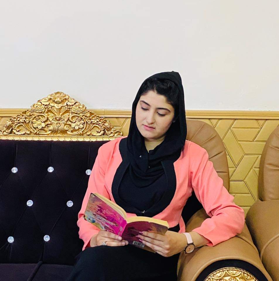 NahidaHakimiM's tweet photo. که مې کښتۍ د امېدونو چېرته ډوبه نشوه
بیا به  مې وګورې چې څنګه تر منزله رسم

اکونټ مې نوی ده، هیله کوم، ریټویټ او فالو مې کړئ 

Please follow me https://t.co/2RxSougeUc