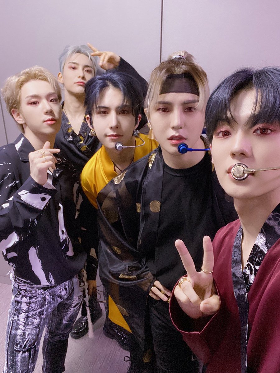 2020.09.08 nominated artist A.C.E post the show vlive  https://www.vlive.tv/video/211959  #ACE  #에이스  @official_ACE7