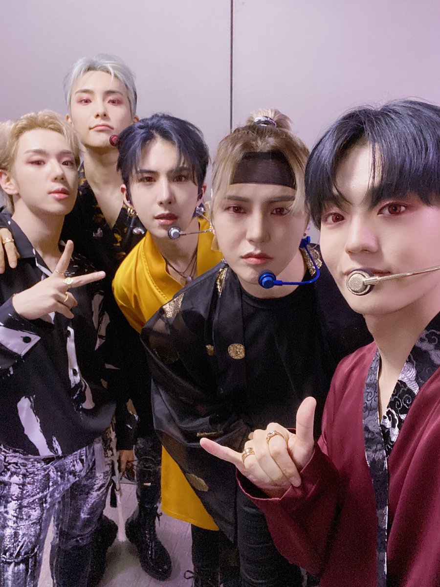 2020.09.08 nominated artist A.C.E post the show vlive  https://www.vlive.tv/video/211959  #ACE  #에이스  @official_ACE7