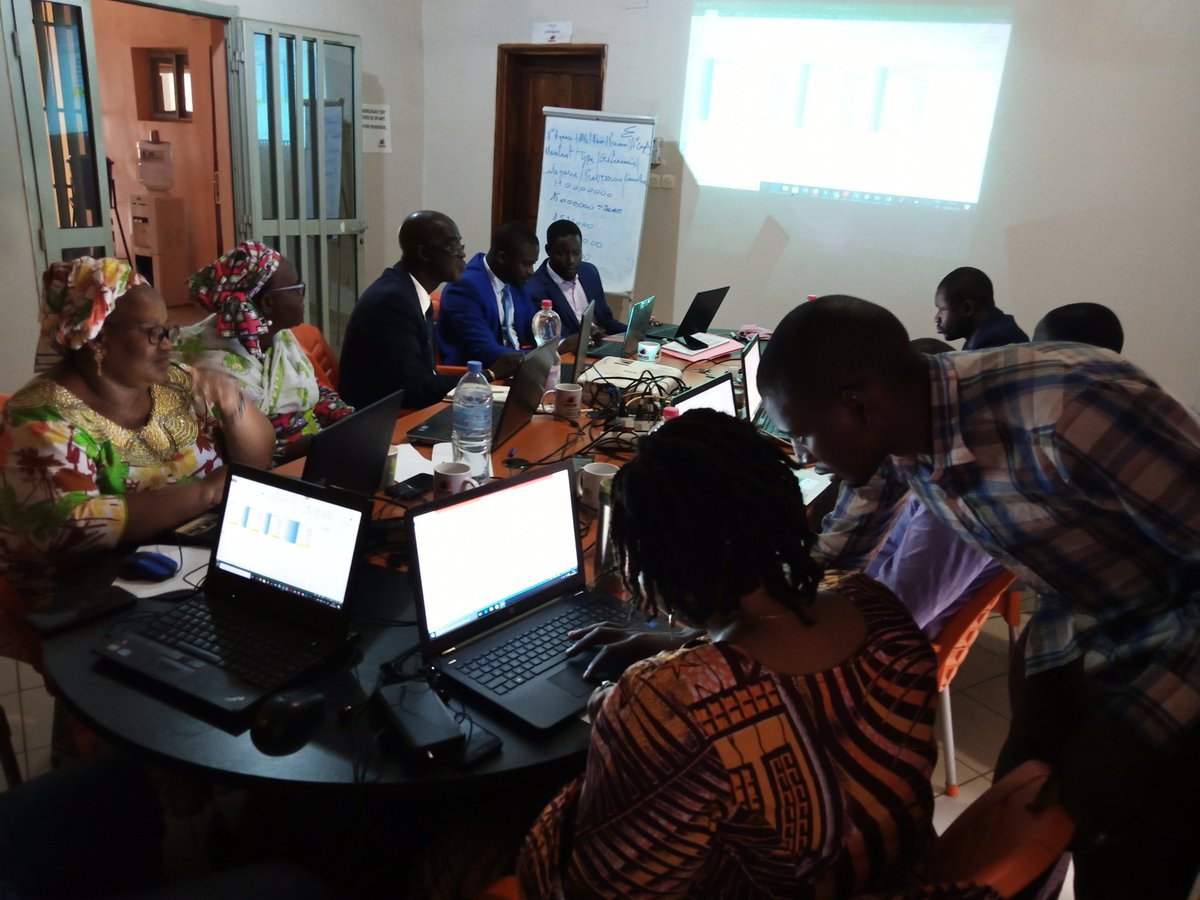 MediasoftTechno's tweet photo. Formation sur Excel avancé et PowerPoint avec les agents de la #BOA.
#mediasof_technology #integrateur_solution_informatique
#Centre_Formation
#Informatique_Bureautique
#Formation_Informatique
#MS_Excel https://t.co/7GGFupd4Wv