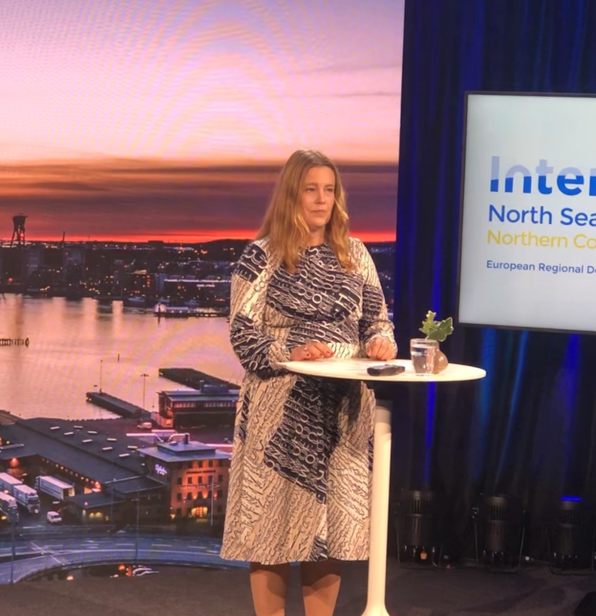 NorthseaConnect's tweet photo. 📣@MStrombergBRG: CO2 emissions are not dropping. Cities and regions have a great responsibility to enable conditions for companies and innovators to come up with green innovations in order to find sustainable solutions for our common challenges. #NorConFC2020 @NorthSeaRegion https://t.co/L4k0PVdyED