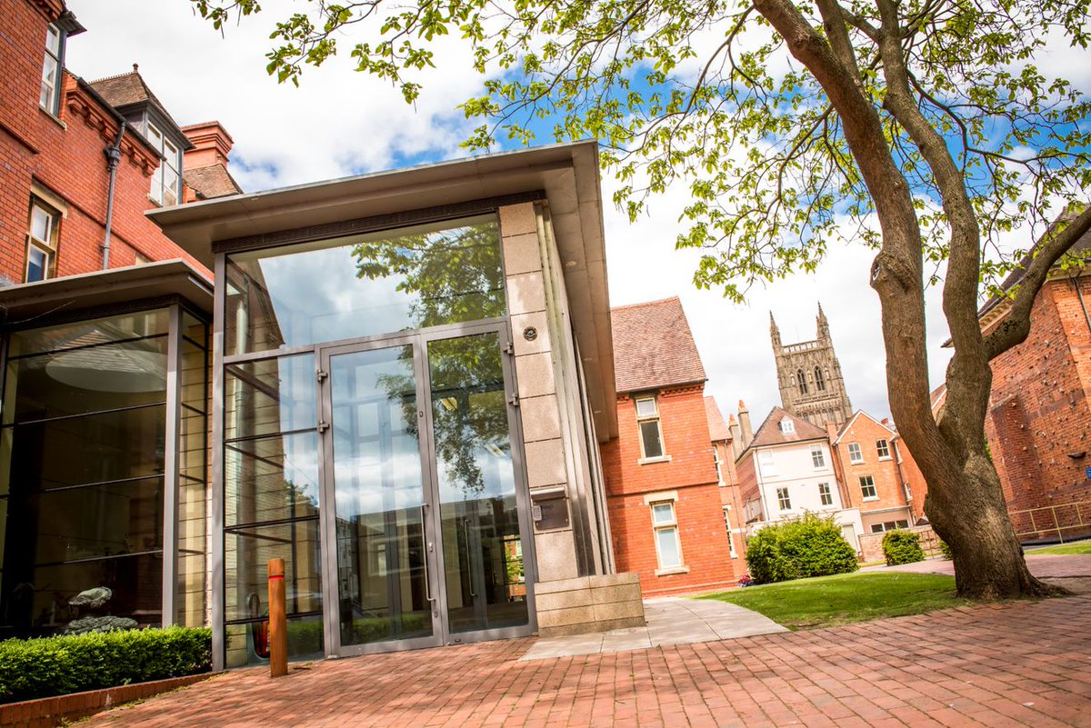 Today is #internationalliteracyday We're very lucky to have such a well-stocked library here @KingsWorcester How many #OVs remember the #library in #medieval Edgar Tower? The new @KSWLibrary opened in 2006 #LiteracyDay #LiteracyDay2020 #Internationalliteracyday2020 #lovereading