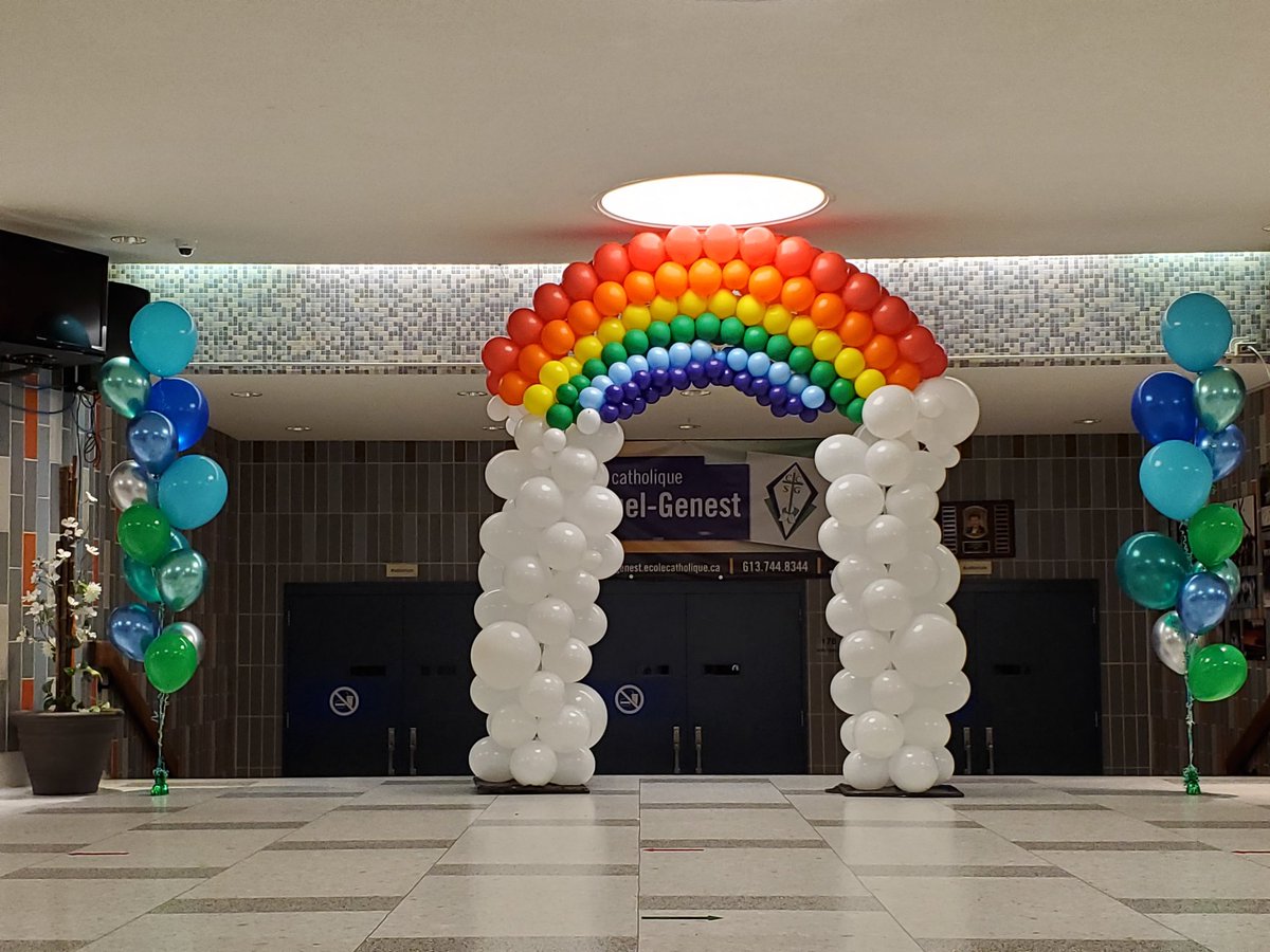 CcSamuelGenest's tweet photo. Bienvenue à l'année scolaire 2020-2021 ! On a hâte de vous revoir chers Lasers du secondaire ! #familleCCSG #SAMFierte https://t.co/cDntOPO3O3