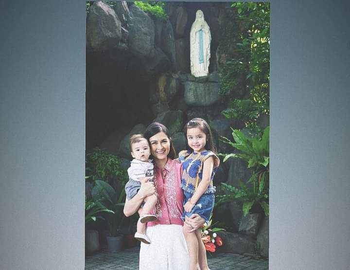 Dongdantes\ FB updates:

\"Happy birthday Mama Mary   Dingdong Dantes
Marian Rivera
DongYan 