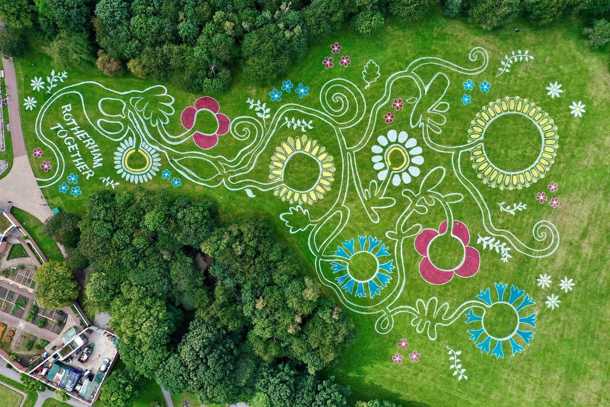 If you've been to <a href="/CliftonParkMus/">Rotherham Museums, Arts and Heritage</a> this weekend, you might have seen the wonderful Wildflower Park by Landmark Creative. Well done guys it looks amazing!
Photograph - Timm Cleasby Photography #Rotherham #rotherhamiswonderful <a href="/RMBCPress/">Rotherham Council</a>