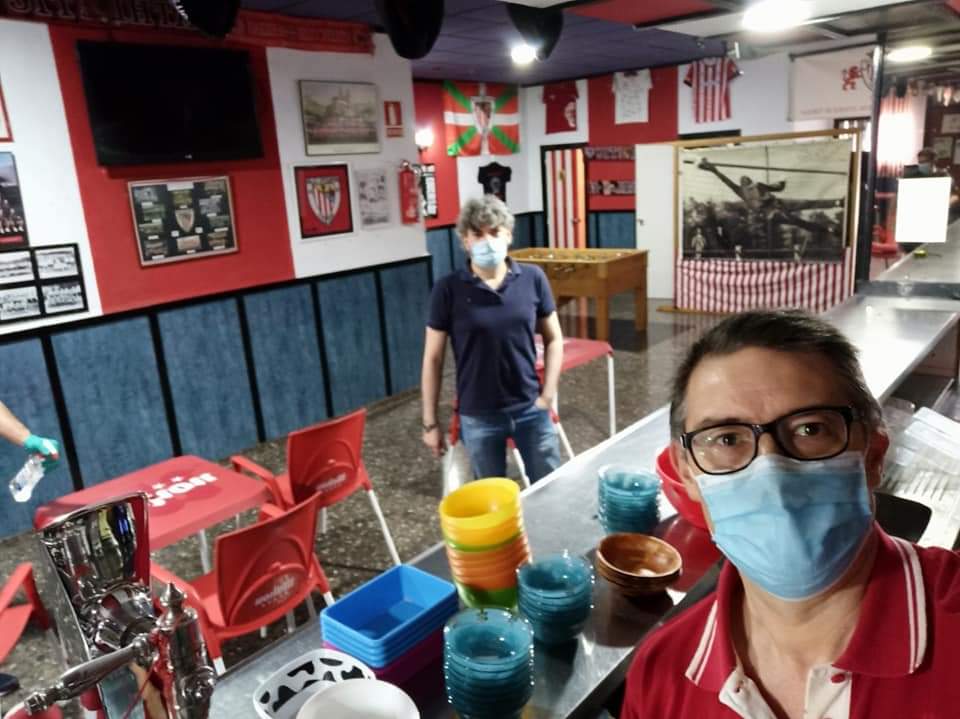 Leonesdebeda's tweet photo. VAMOS Leones/as que esto empieza !

La Peña Los Leones de Úbeda ha vuelto a limpiar y DESINFECTAR su sede de cara al inicio de temporada. Todo con las máximas medidas de seguridad e higiene contra la COVID-19
AÚPA PEÑA LEONES DE ÚBEDA!!
@AthleticClub  @athletic_eus  #AthleticClub https://t.co/APheSBpEvK