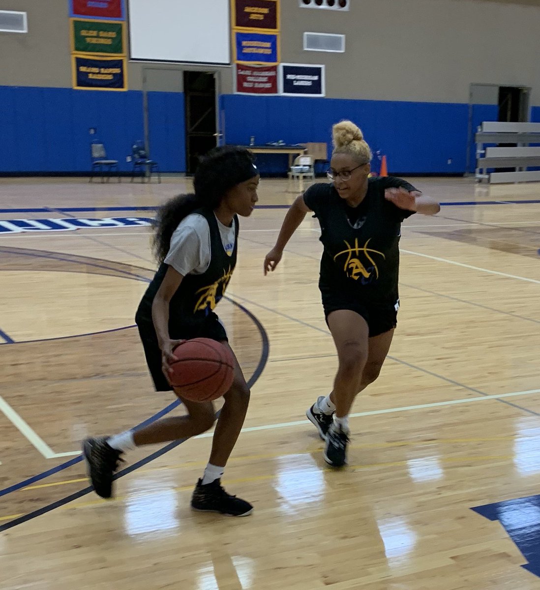 kmc5557's tweet photo. Today...Our biggest asset is a positive attitude...keep doin the work! ⁦@ancillawbball⁩ #relentless https://t.co/2gG7duD1Y1