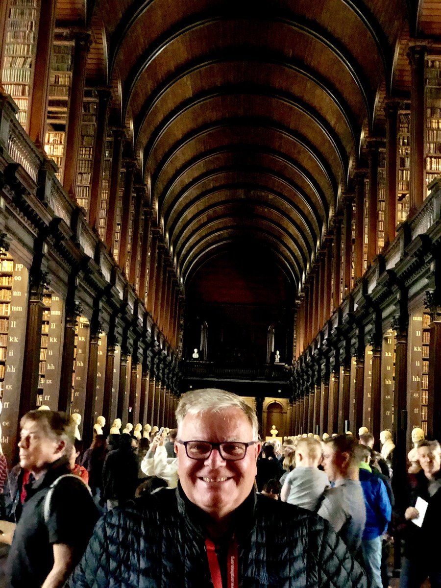 horaciogennari's tweet photo. Un clásico es ese libro que cuestiona absolutamente todas las teorías, incluso las que hoy no sabes que existen.
Por eso, ante tanto avance, tanto cambio y tanta incertidumbre....vuelve a leer los clásicos.
#contenidos #theconnectedman #algoritmo #technology https://t.co/EurlT4pCR4