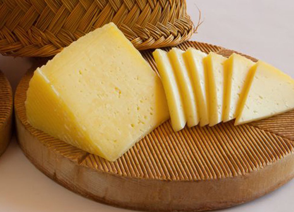 _crislaa's tweet photo. como no os puede gustar el queso???????? https://t.co/bYGlAg7A56