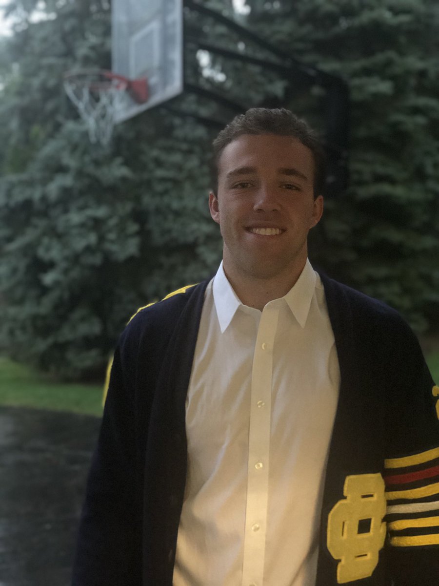 aeerjavac's tweet photo. First day of his last year @detroitcountryday #dcdsfirstday https://t.co/qKBSxHxsCN