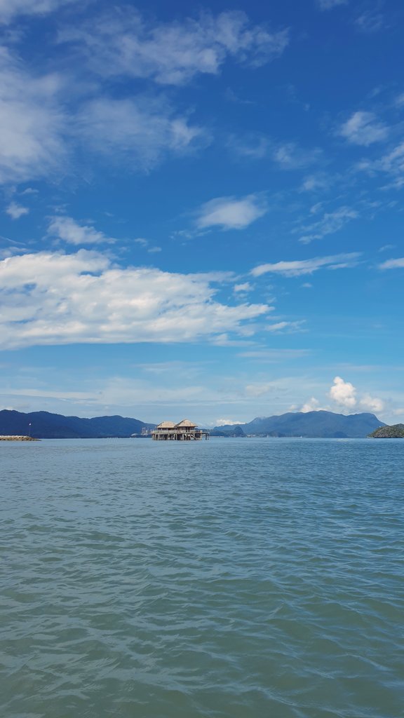 bratnath_'s tweet photo. Beach please https://t.co/sgumwZuiPm