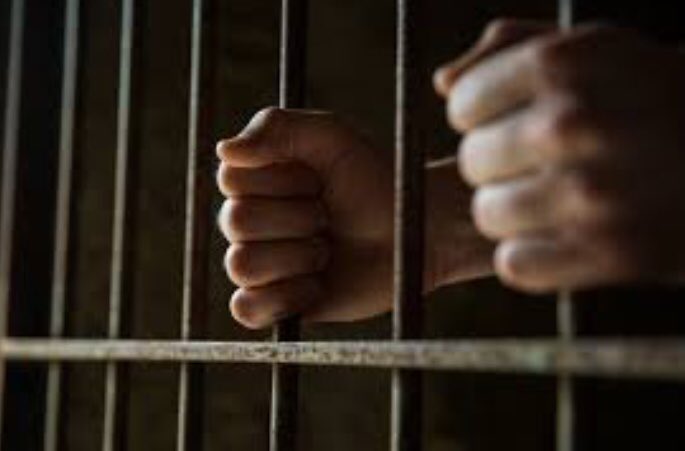 1choicecoaching's tweet photo. Don’t be a prisoner to your thoughts- make sure you’re policing your mind -  not others #policingyourmind https://t.co/Vc1XCziK4L