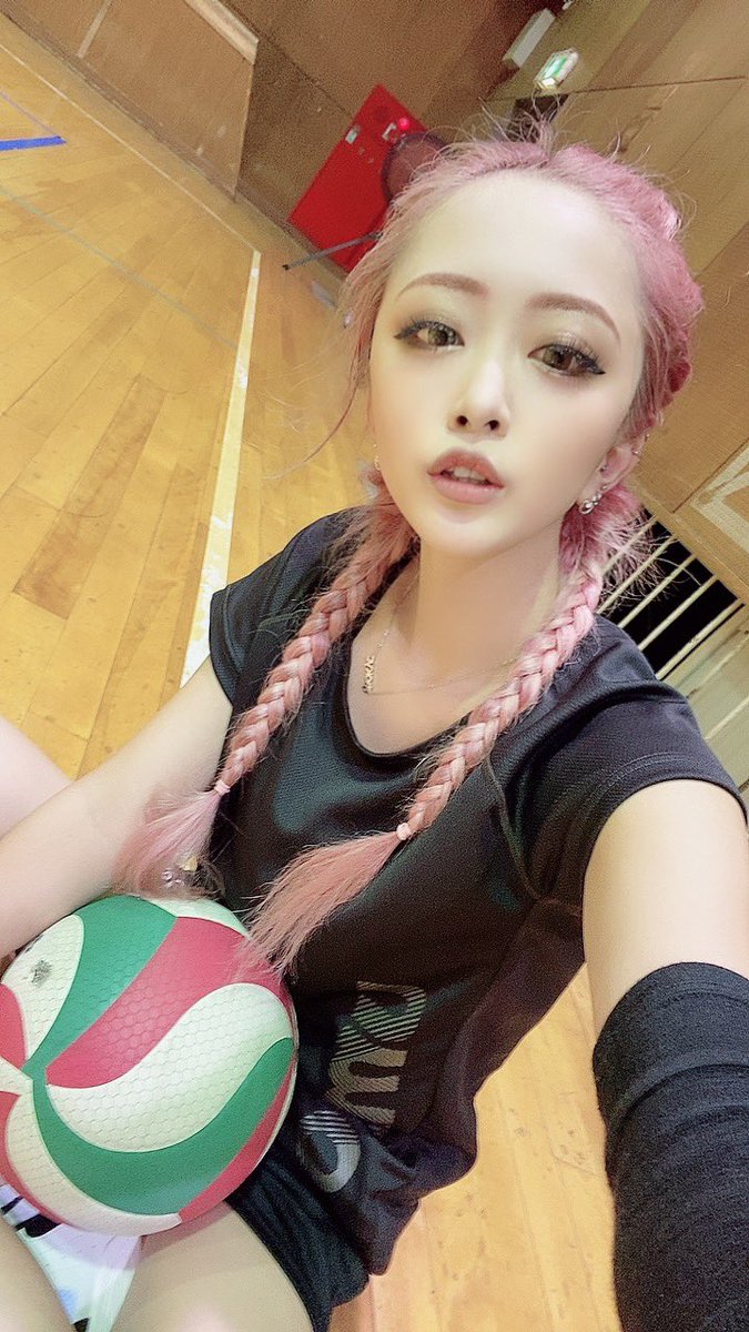 みりちゃむ 大木美里亜 No Twitter しっかりバレー女子 最近メンズのスパイクも上げれるようになってきて更に楽しい 腕もげるじゃねーかってくらい思いけど