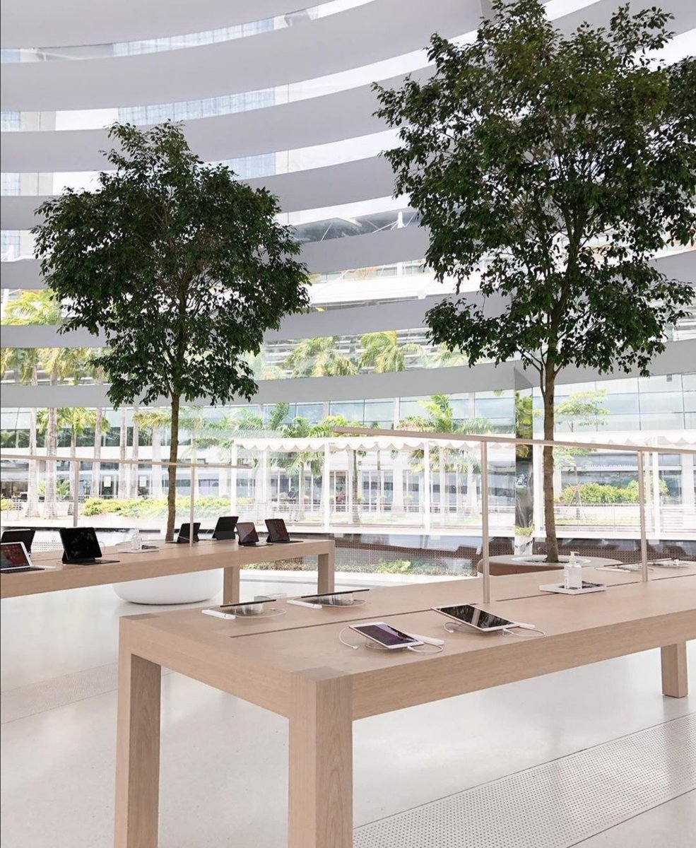 cppluxury's tweet photo. Apple floating store in Singapore at Marina Bay is now officially open

#Apple #AppleStore #AppleSingapore #Singapore #MarinaBaySands #floatingstore #newopening @Apple https://t.co/mWn7FSOBZQ