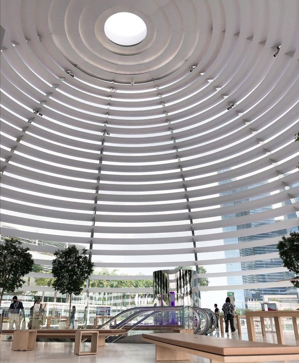 cppluxury's tweet photo. Apple floating store in Singapore at Marina Bay is now officially open

#Apple #AppleStore #AppleSingapore #Singapore #MarinaBaySands #floatingstore #newopening @Apple https://t.co/mWn7FSOBZQ