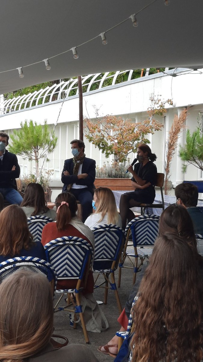 <a href="/SousLesFraises/">Sous les fraises</a> a installé ses jardins perchés depuis 2015 sur les toits de la capitale dont <a href="/leBHVmarais/">LE BHV MARAIS</a>. Marie Dehaene "c'est 1production variée, saine et respectueuse de l'environnement qui fournit notamment +de 80 chefs parisiens et français"