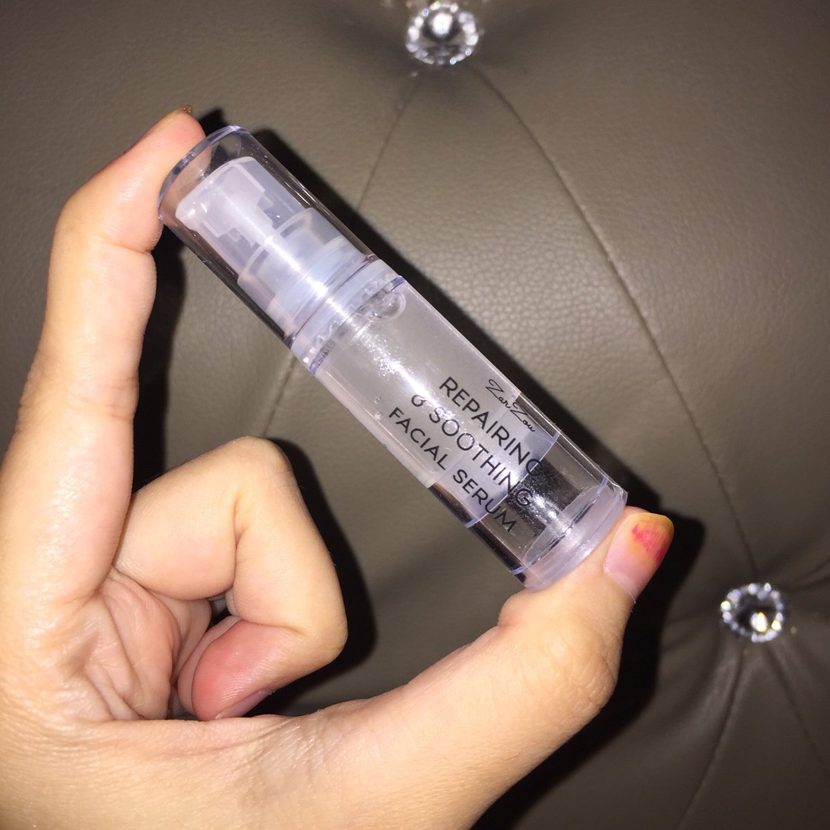 skinworks_my's tweet photo. Malas nak cakap banyak memang suka gila dgn @zarzoubeautyHQ RSS ni tau! I ada tiny bumps kat dahi &amp; bila bangun pagi esok terus kecut 🥺😭 Walaupun serum ni gel tapi cepat gila absorb dalam kulit berbanding serum kayman! Tak sabar nk tunggu RSS release full size #bfftoBHS 😞☝🏻 https://t.co/I3hsWLZSg1