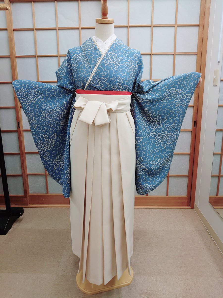 まゆの会 レトロかわいい袴コーディネート レトロな水色がかわいい Raffine Mocha様のお着物です 白の袴 とパール衿を合わせるとさらにかわいい まゆの会は卒業袴用のお着物は1000着と豊富に取り揃えております まゆの会は公式lineございます まゆの会 レトロかわいい袴コーディネート レトロな水色がかわいい Raffine Mocha様のお着物です 白の袴 とパール衿を合わせるとさらにかわいい まゆの会は卒業袴用のお着物は1000着と豊富に取り揃えております まゆの会は公式lineございます