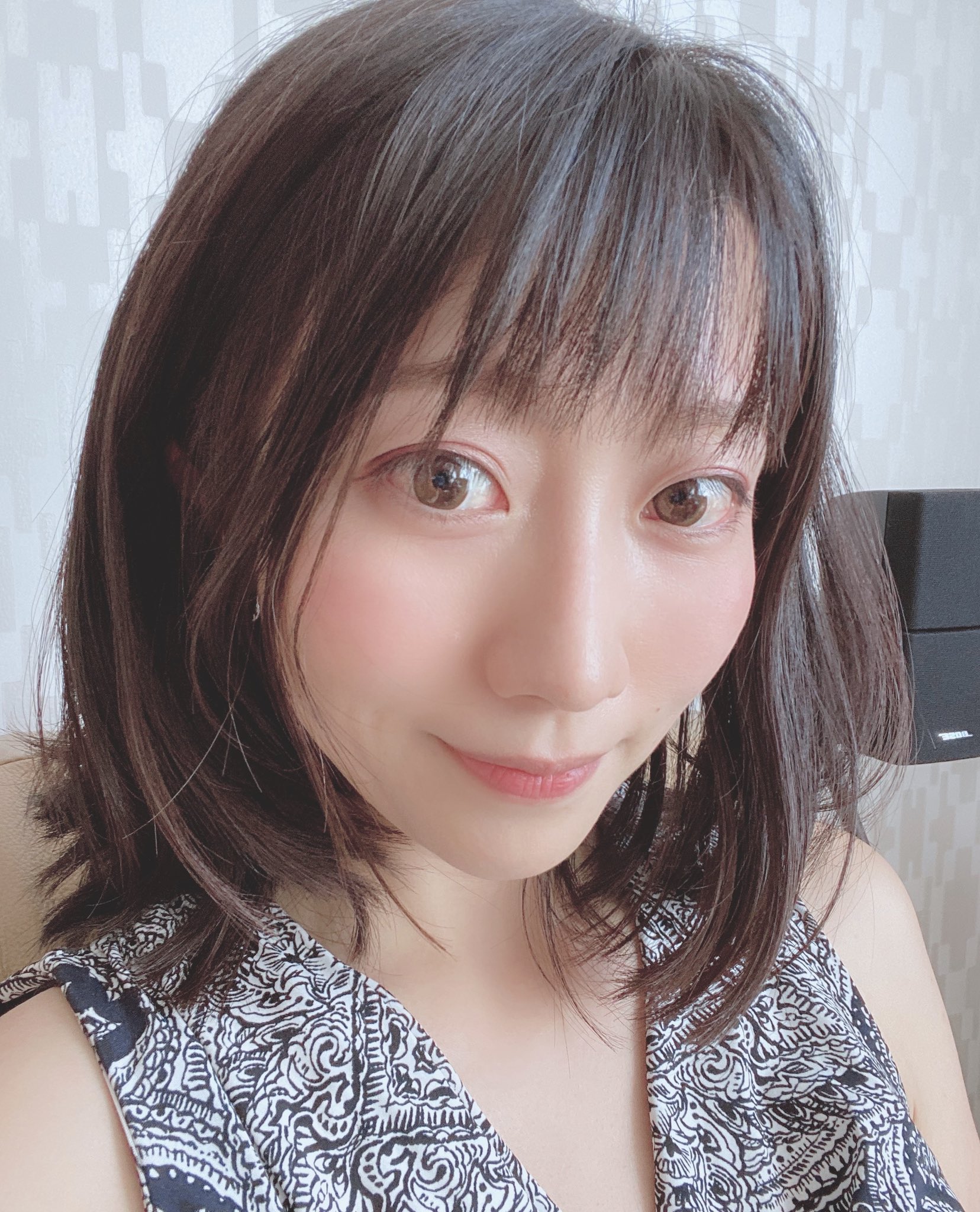 石田絵里奈 Hnhfsince042 自粛しすぎて髪が大爆発していたので思い切って短くしました Twitter