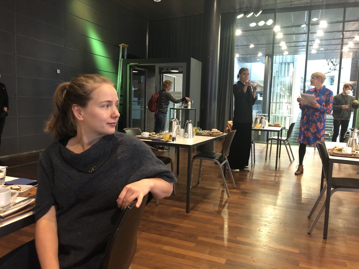 AnnaRotkirch's tweet photo. Tässä ⁦@Vaestoliitto⁩ ohjelman yli 2 v toimittanut ⁦@tirrisorsa⁩ minuutteja ennen julkistamista https://t.co/0D6NU8B3y5 https://t.co/o1yLJ1ev3A