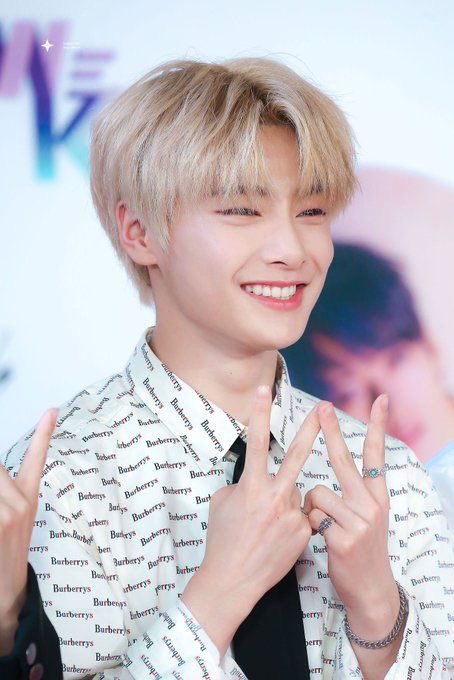 — jeongin’s cute smile; a thread that will lift you up  #StrayKids  #skz