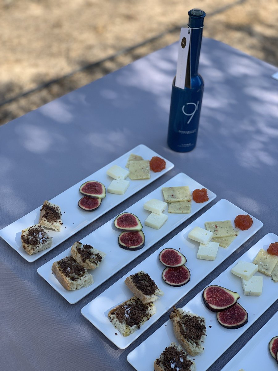 BlogHedonista's tweet photo. Visita al productor de #AOVE #premium #9segons en #esplugacalva dentro de la ruta #Catalunya para #foodies
#inLOVEwithCatalonia
#CatalunyaExperience
#Catalonia
#nousegons https://t.co/gl9qWP7WqZ