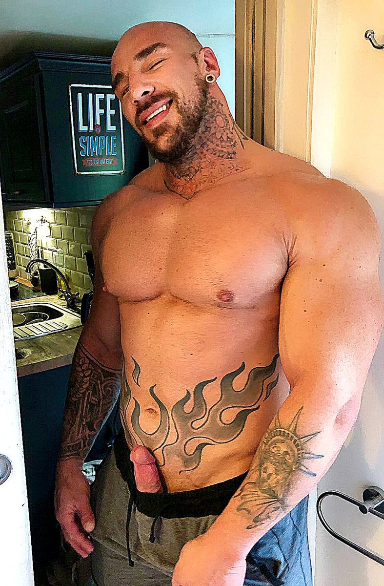 BrehautJulien's tweet photo. Hello ladies and gents!
Keep the smile and stay positive, No matter what happens..
@thealphasmen @onlyalphastuds @porngayvid @BestFitMales @OnlyFans @OnlyFansSupport @tank12368 @muscleworshipuk @ParixxTs @dotado_paulista @yakiboy68 @BestGayVids @DickCuck @maleporn @MuscleSelect9 https://t.co/vKAGNCqz9u