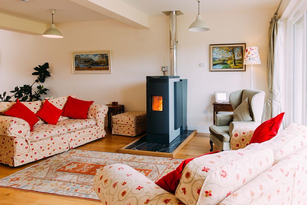 LDN_environment's tweet photo. Today we welcome the launch of the @clearSkiesStove scheme to cut down emissions from wood burning by educating consumers on the products they buy and pushing the industry to continue increasing efficiency. 🌳🔥👩‍🏫 https://t.co/7WyNsXIoJG