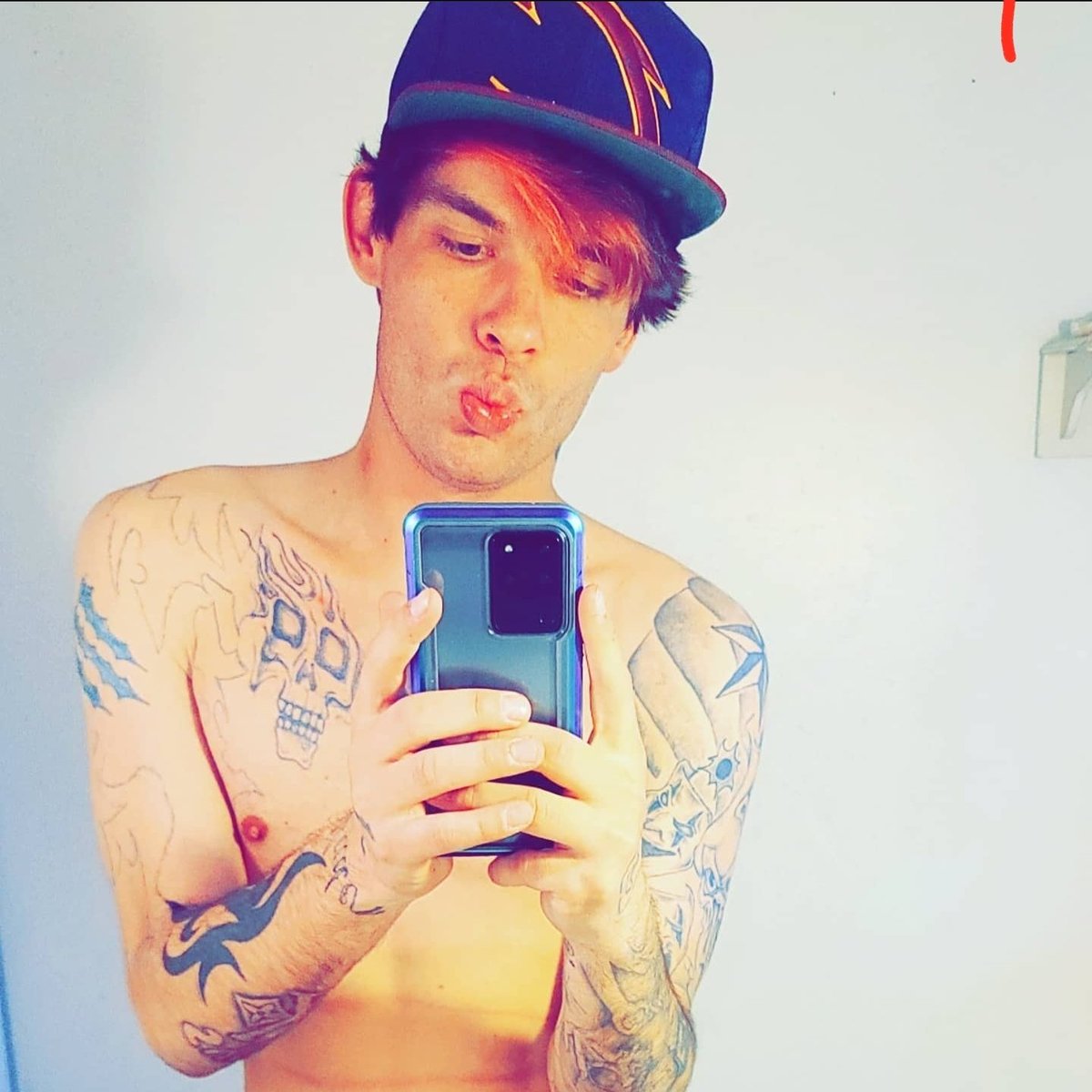DIAMONDMIKE16's tweet photo. Only 10 dollars sub to me on onlyfans im new support me https://t.co/NEPe63tKEK
#onlyfanz
#onlyfansman #CashAppFriday #CashAppOnly #BellaThorne #cashapp #feetpicforsale https://t.co/KehVMMsuzO