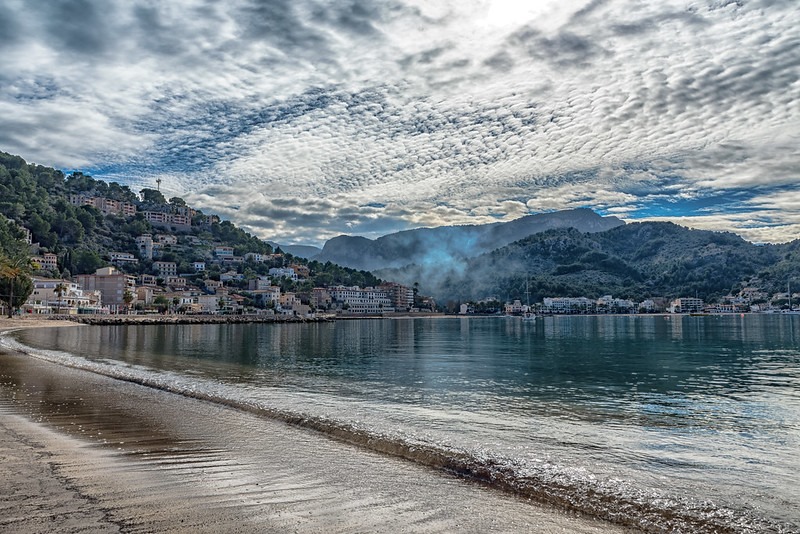 sollerweb's tweet photo. Photo Credit/Copyright: Gary Lloyd Rees
Our wonderful bay of Port de Soller captured by Gary. Dream of Soller when you can’t be there!
#Soller #Mallorca #SollerWeb #holiday #igersmallorca #majorca #restaurants #hiking #portsoller #fornalutx #IslasBaleares #turismoislasbaleares https://t.co/chSbYCFDzp