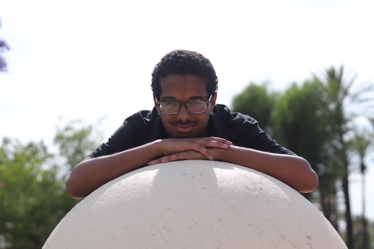 JV_1815's tweet photo. Excited for the future ⚪️🖊👓
#happylaborday #excited #love #life #glasses #raybans #amile #happiness #look #stepforward #dontstop #generous #blessing
Photo Cred: @Cheygroove 📸 https://t.co/dKWRJKj0RP
