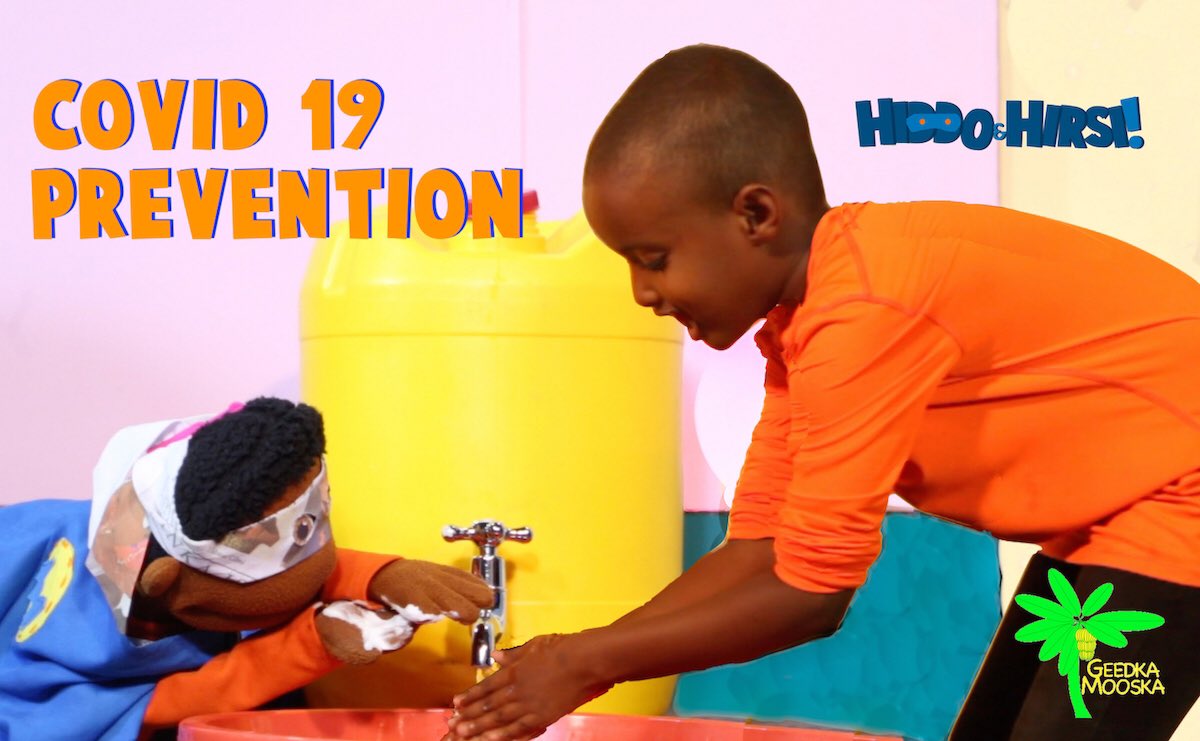 Dhaq gacmahaaga kadib markaad qufacdo ama hindhisto. Marka aad raacdid tallaabooyinkan, waxaad gacan ka geysan kartaa ilaalinta naftaada iyo dadka kaleba. youtu.be/8x7NpEQWSEE #Somalia #COVID19Somali #ResponseInnovationLab #Kahortagcorona #SomaliKids <a href="/WHOSom/">WHO Somalia</a> <a href="/MoH_Somalia/">Ministry of Health- Somalia</a>