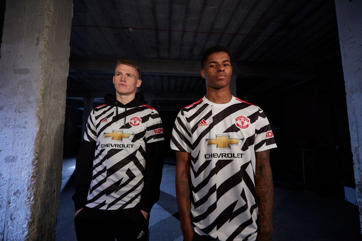 SiaranBolaLive's tweet photo. Official: Man United 3rd kit 2020/2021 https://t.co/HnVlg2UqOZ