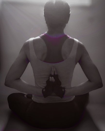 LajjuMehta's tweet photo. Paschim Namaskarasana 🙏
#reverseprayerpose #yogalife #paschimnamaskarasana https://t.co/Otl0HkLul3