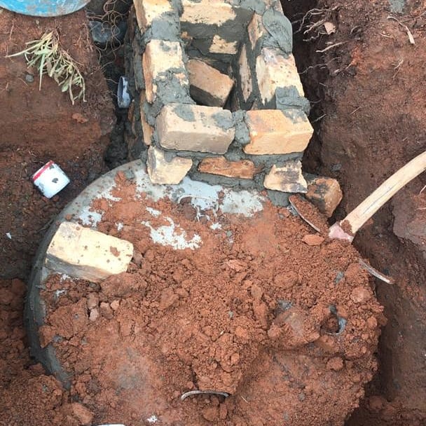 KingsBiotech's tweet photo. Did you know that you could save space and costs today when constructing a septic tank for your house?
The bio digester septic tank is your answer , its occupies smaller space compared to the other conventional septic tanks. To get one today call 0780647163/Whatsapp on 0703537137 https://t.co/rtgXEbRZfd